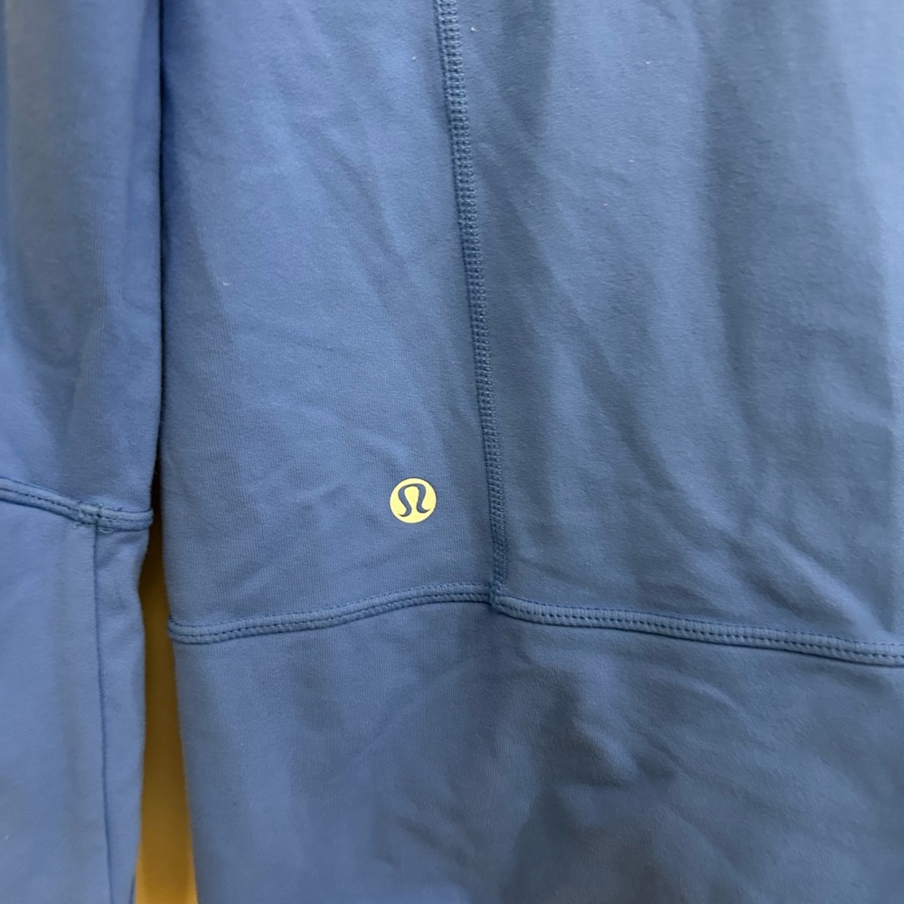 Lululemon Women's Blue Zip Up Athletic in stride Jacket size 10 - Picture 10 of 11